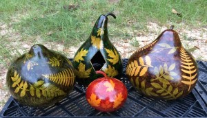 masked leaves gourds w lids